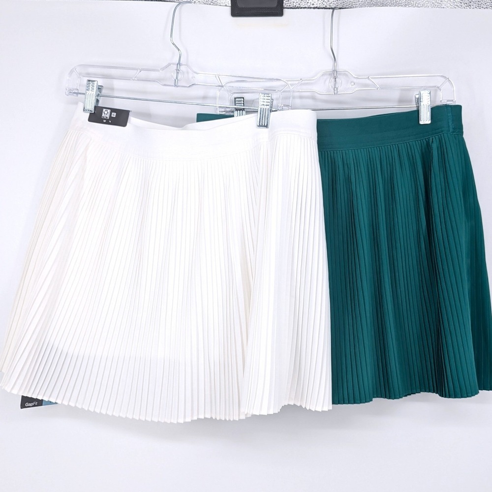 GapFit Pleated Skort Bundle Women Large White Green Activewear Tennis Lot of 2